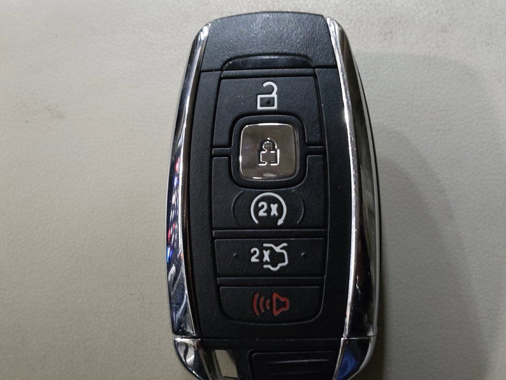 Used 2017 Lincoln MKC Reserve FWD image 32