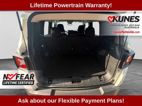 Used 2023 Jeep Renegade Latitude AWD/4WD image 40