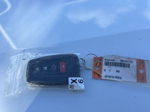 Used 2025 Toyota RAV4 XLE Premium image 36