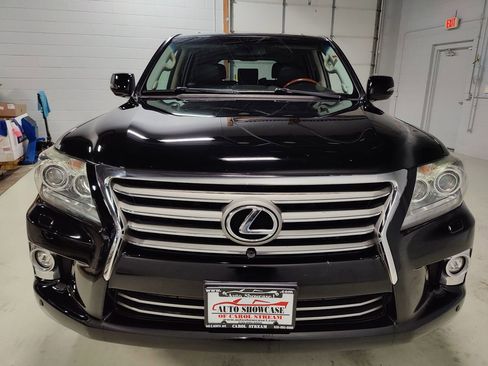 Used 2015 Lexus LX 570 4WD w/ Luxury Package image 3