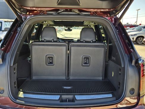 Used 2022 Cadillac XT6 Sport w/ Technology Package image 11