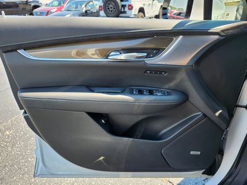 Used 2022 Cadillac XT6 Premium Luxury w/ Platinum Package image 35