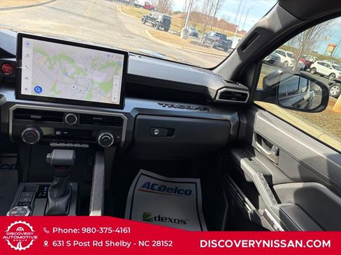 Used 2024 Toyota Tacoma TRD Off-Road AWD/4WD image 31