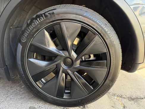 Used 2024 Tesla Model Y Long Range RWD image 36