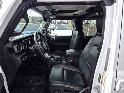 Used 2021 Jeep Wrangler Unlimited Sahara image 12