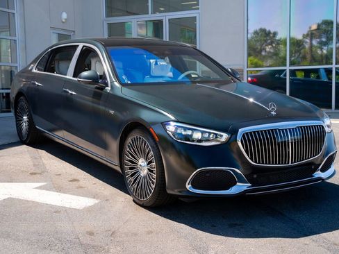 Used 2023 Mercedes-Benz Maybach S 680 4MATIC w/ Manufaktur Leather Package image 5