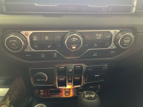 New 2026 Jeep Wrangler Unlimited Rubicon AWD/4WD image 19