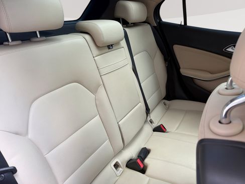 Used 2016 Mercedes-Benz GLA 250 4MATIC image 25