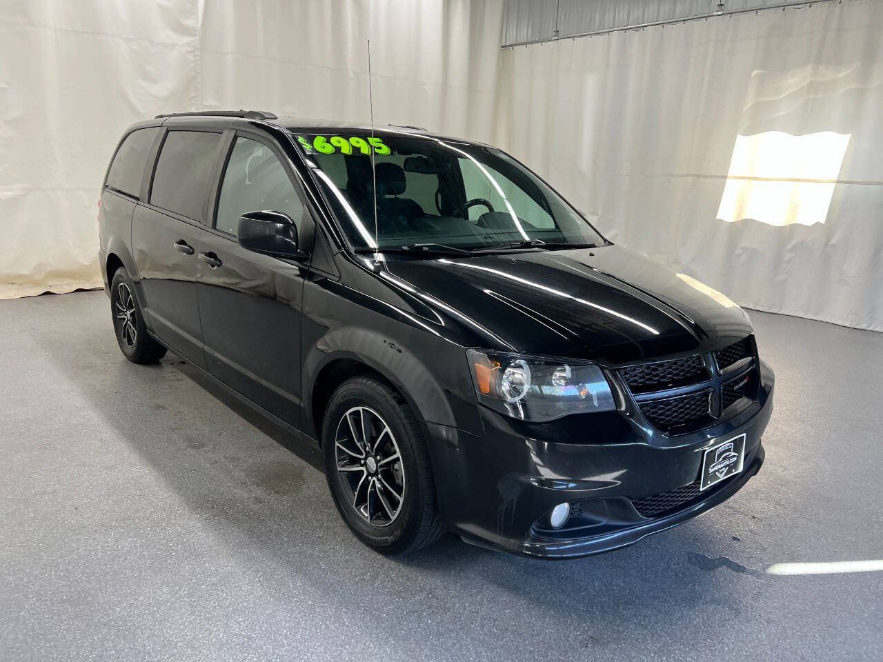 Used 2019 Dodge Grand Caravan GT FWD image 3