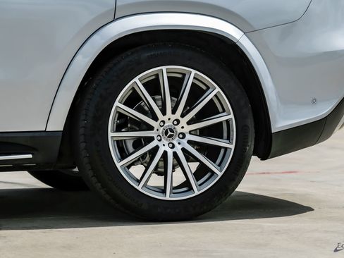 Used 2025 Mercedes-Benz GLS 580 4MATIC image 97