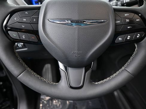 Used 2024 Chrysler Pacifica Limited w/ S Appearance Package image 37