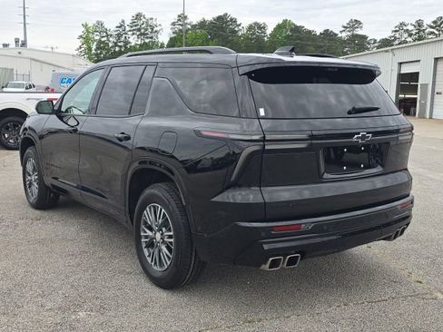 Used 2025 Chevrolet Traverse RS w/ LPO, Floor Liner Package FWD image 3
