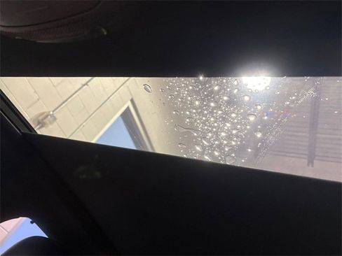 Used 2017 Lincoln Continental Reserve w/ Luxury Package image 21