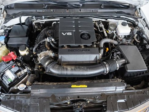 Used 2021 Nissan Frontier SV RWD image 16