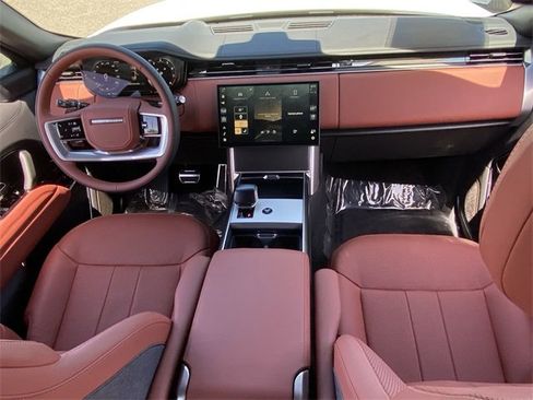 New 2025 Land Rover Range Rover SV image 14