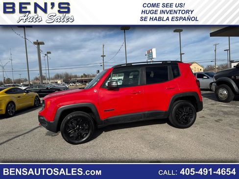 Used 2018 Jeep Renegade Trailhawk image 1