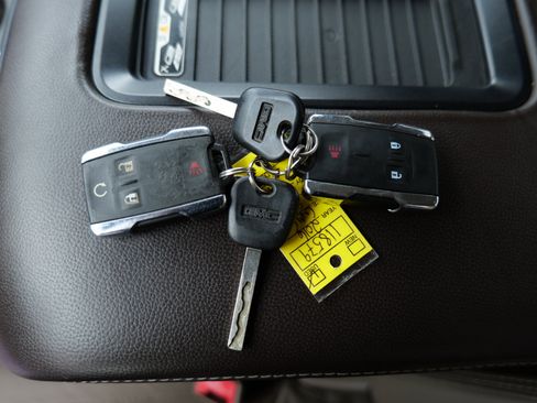 Used 2016 GMC Sierra 2500 Denali w/ Duramax Plus Package image 32