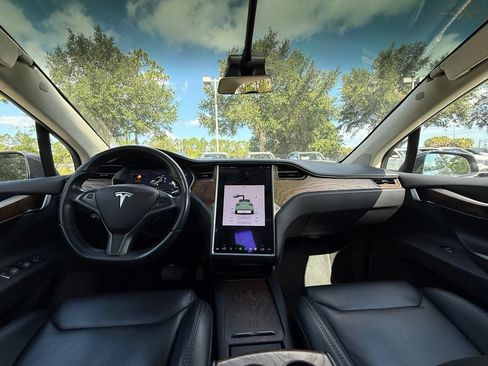 Used 2018 Tesla Model X 75D AWD/4WD image 18