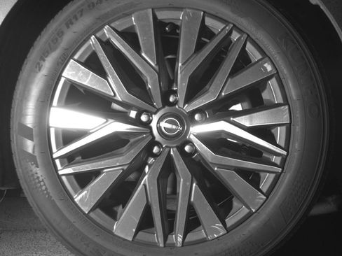 Used 2025 Nissan Altima 2.5 SV FWD image 10