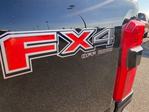 Used 2025 Ford F250 Platinum image 37