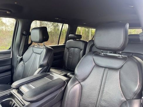Used 2024 Jeep Wagoneer L Series II w/ Flexible Seating Group AWD/4WD image 30