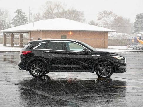 Used 2019 INFINITI QX50 Essential w/ Sensory Package image 4