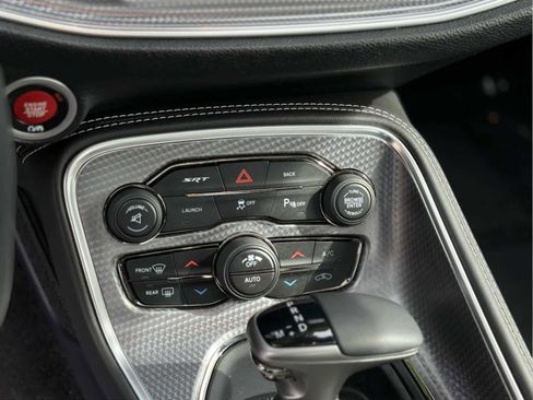 Used 2016 Dodge Challenger SRT Hellcat image 13