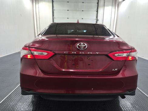Used 2018 Toyota Camry LE FWD image 8