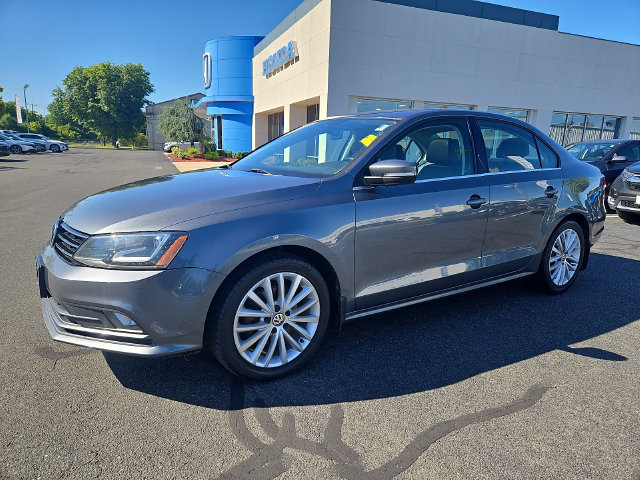 Used 2016 Volkswagen Jetta SEL w/ Lighting Package FWD image 3