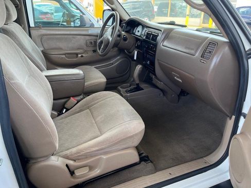 Used 2003 Toyota Tacoma PreRunner RWD image 8
