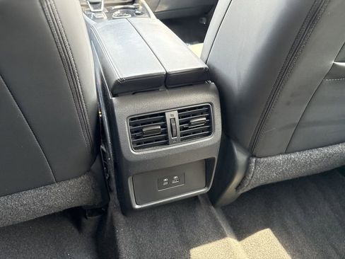 Used 2023 Nissan Rogue SV w/ SV Premium B Package image 25