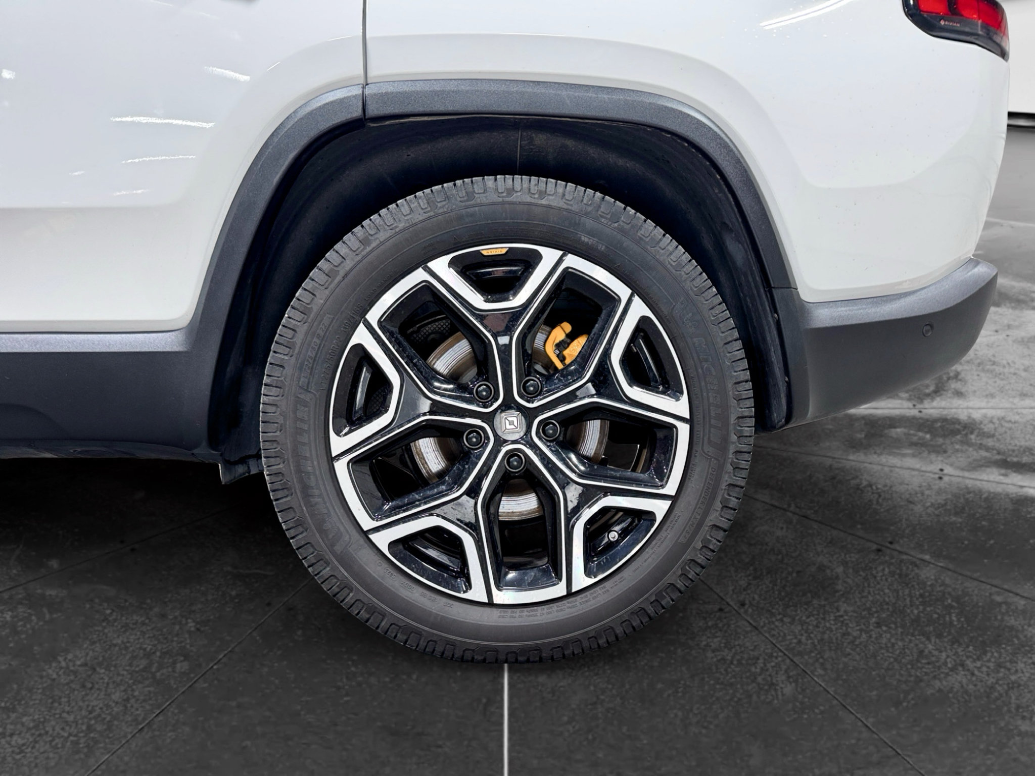 Used 2023 Rivian R1S Adventure Quad AWD/4WD image 34