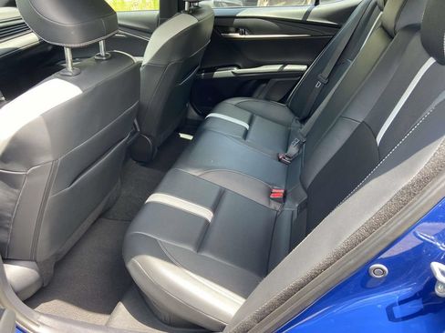 Used 2025 Toyota Camry SE w/ Convenience Package FWD image 15