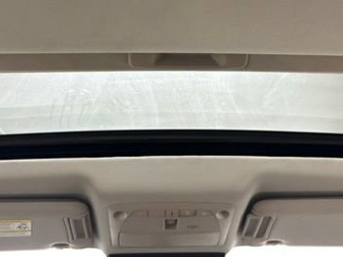 Used 2021 Nissan Armada SL w/ Captain's Chairs Package image 42