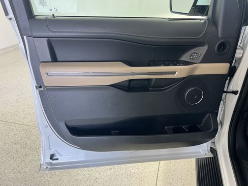 Used 2024 Ford Expedition Max XLT image 20