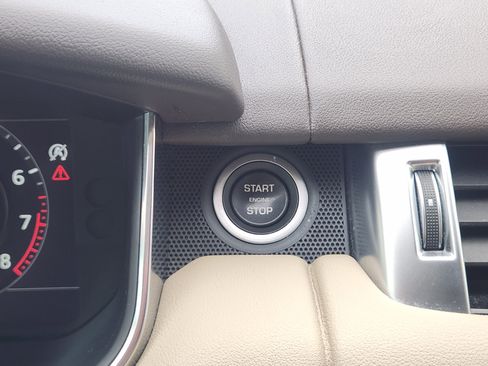 Used 2018 Land Rover Range Rover Sport HSE image 18