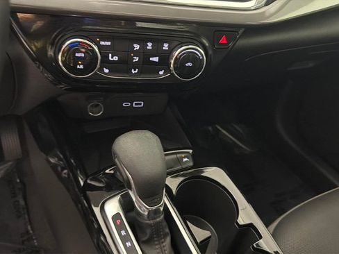 Used 2024 Chevrolet Trax ACTIV w/ Sunroof Package FWD image 22