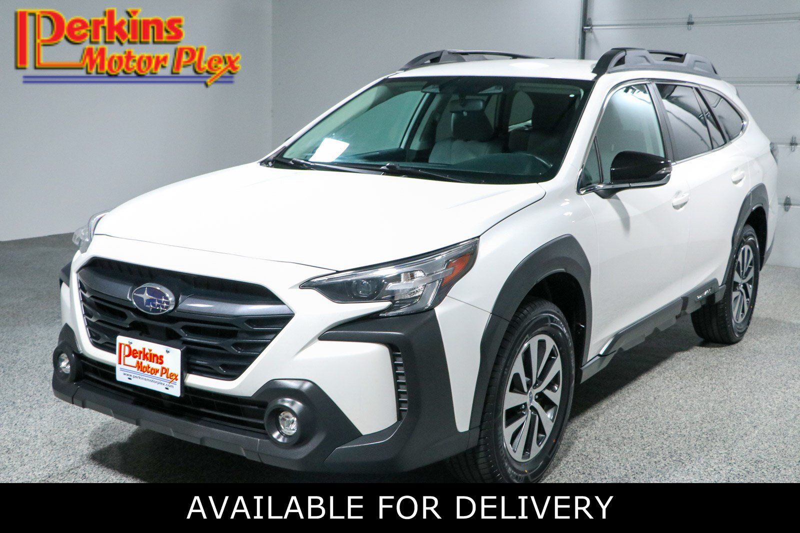 Used 2024 Subaru Outback Premium AWD/4WD image 1