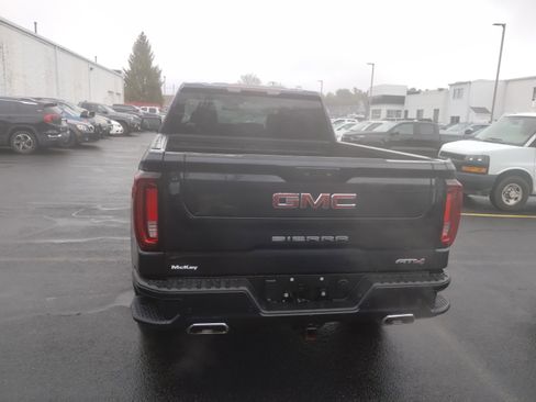 Used 2023 GMC Sierra 1500 AT4 image 4