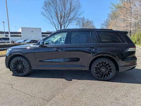 Used 2023 Lincoln Aviator Black Label w/ Jet Package image 2
