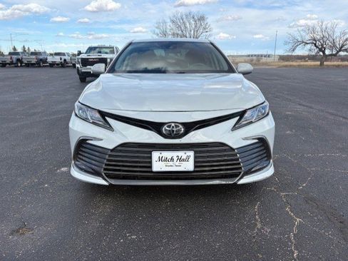 Used 2022 Toyota Camry LE image 1