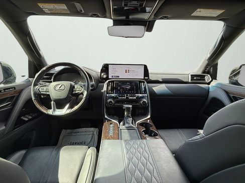 Used 2023 Lexus LX 600 4WD w/ Ultra Luxury Package image 13