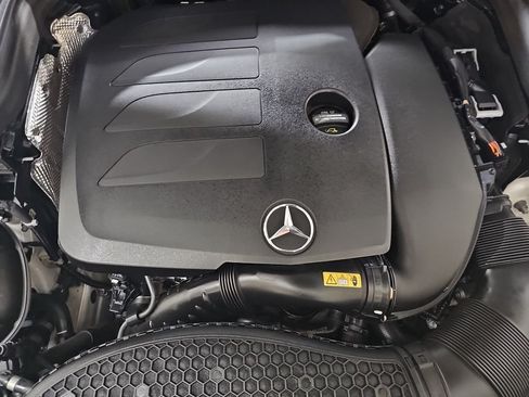 Used 2021 Mercedes-Benz GLC 300 4MATIC image 32