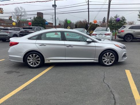 Used 2017 Hyundai Sonata Sport w/ Value Edition Package 02 FWD image 8