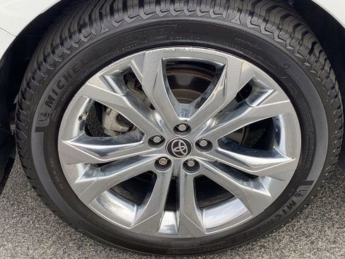 Used 2023 Toyota Sienna Platinum image 37