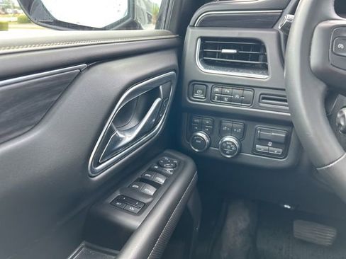 Used 2023 GMC Yukon SLT w/ SLT Premium Package AWD/4WD image 6