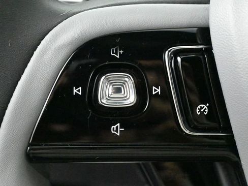 Certified 2022 Lincoln Corsair Standard w/ Equipment Group 101A image 12