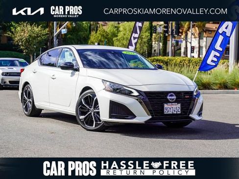 Used 2023 Nissan Altima 2.5 SR w/ SR Premium Package image 1
