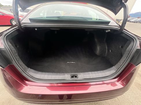 Used 2024 Nissan Altima 2.5 SV FWD image 26