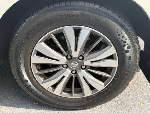 Used 2017 Nissan Pathfinder SL AWD/4WD image 9
